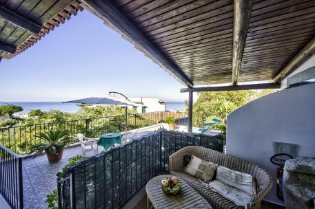 Offerte Hotel Villa Cimmentorosso | Forio | Categoria 3 stelle | Entrata Hotel Villa Cimmento Rosso-Forio-Isola d'Ischia